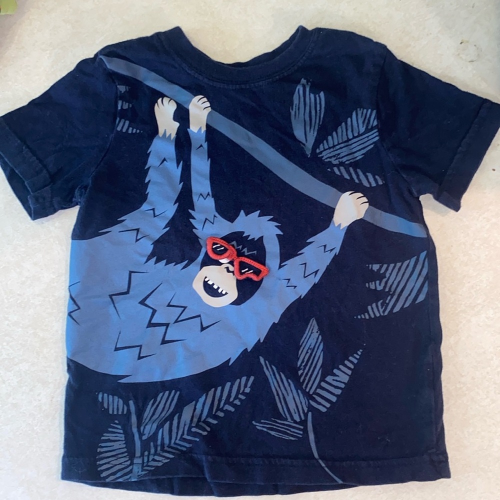 ♥️ GYMBOREE 2T boys Shirt